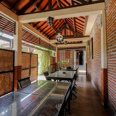 Oyo 1361 Singosari Family Residence บันยูวังงี ภายนอก รูปภาพ