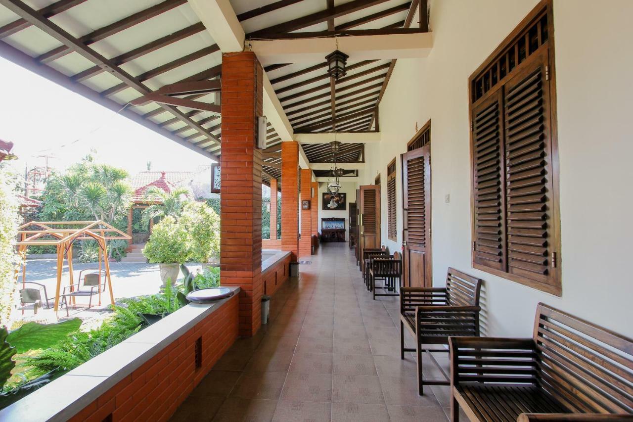 Oyo 1361 Singosari Family Residence บันยูวังงี ภายนอก รูปภาพ
