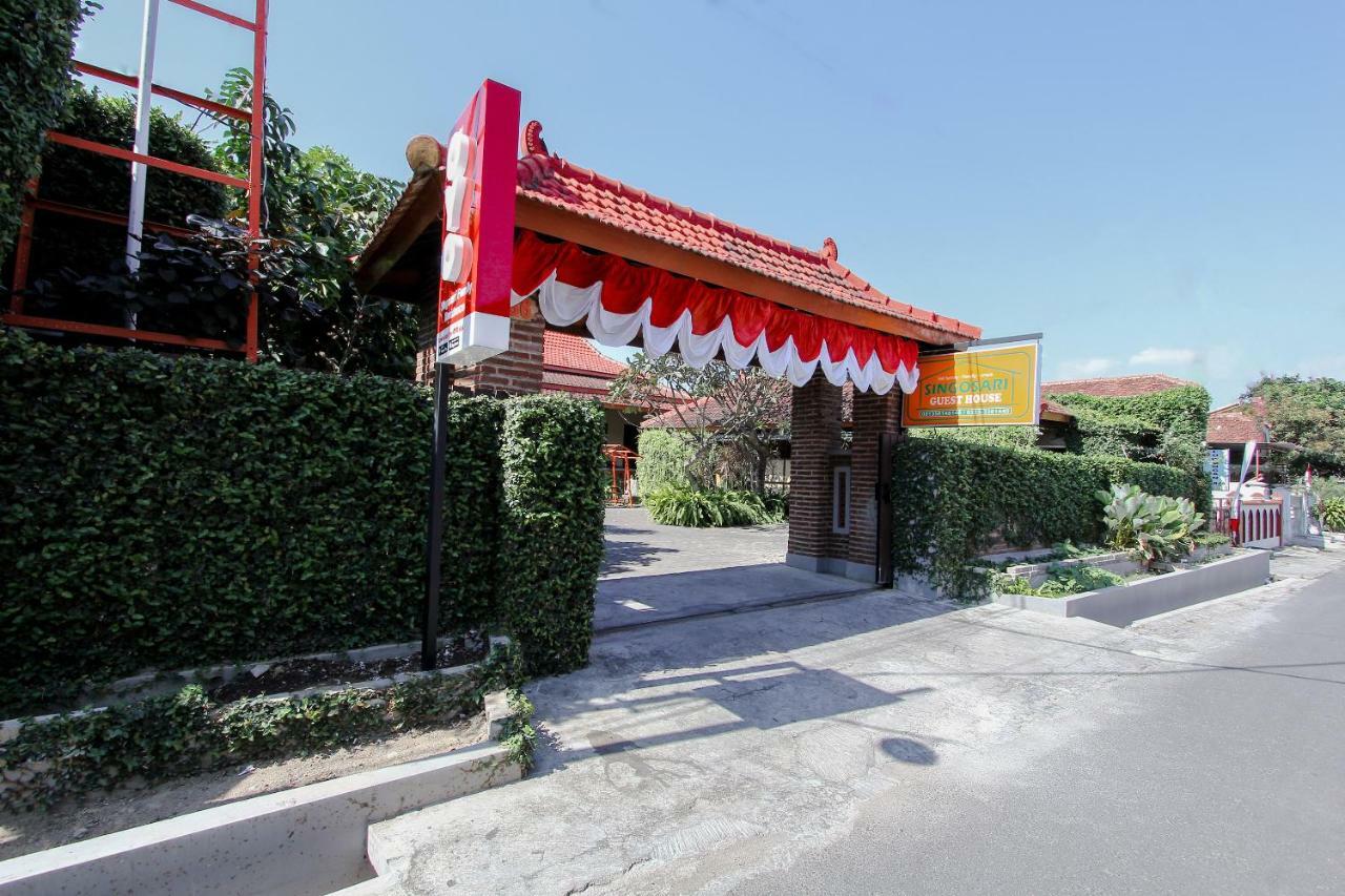 Oyo 1361 Singosari Family Residence บันยูวังงี ภายนอก รูปภาพ