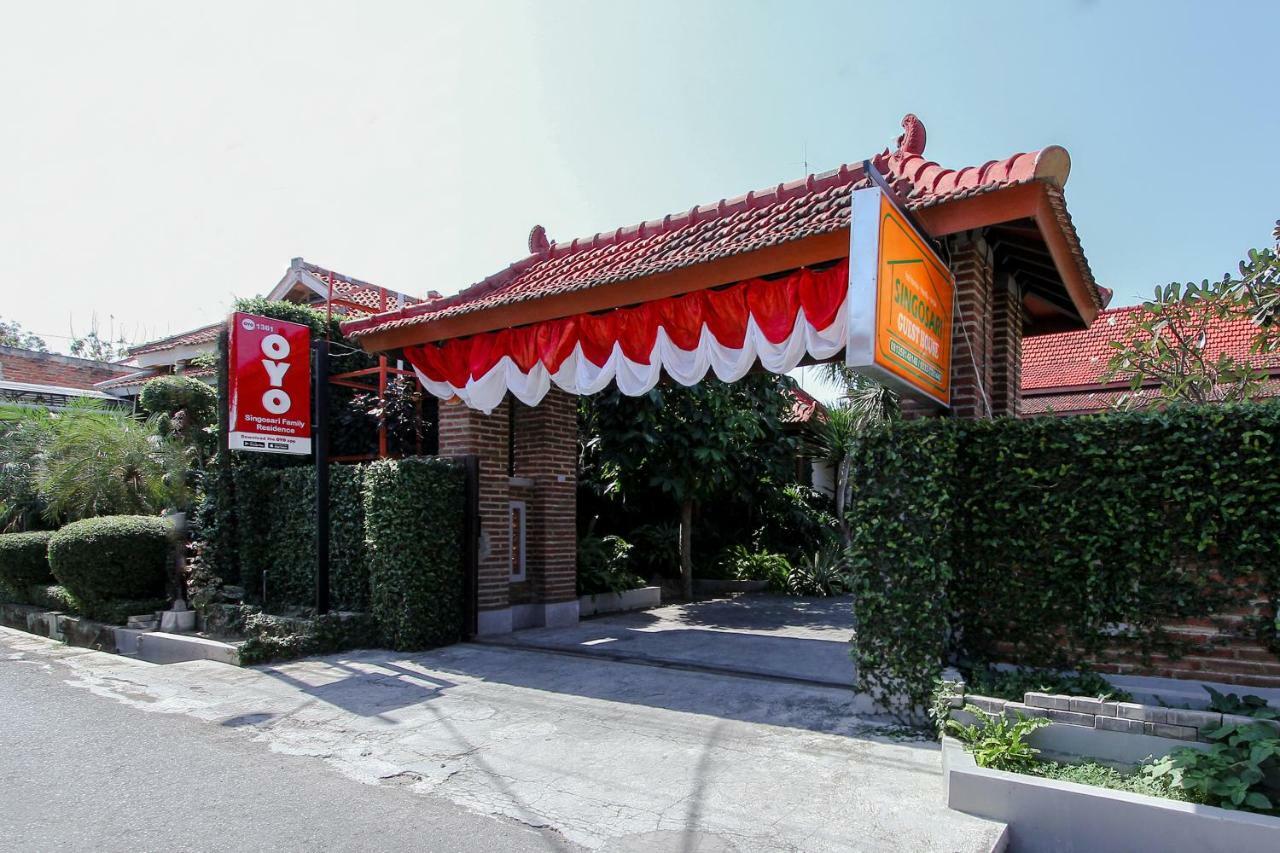 Oyo 1361 Singosari Family Residence บันยูวังงี ภายนอก รูปภาพ