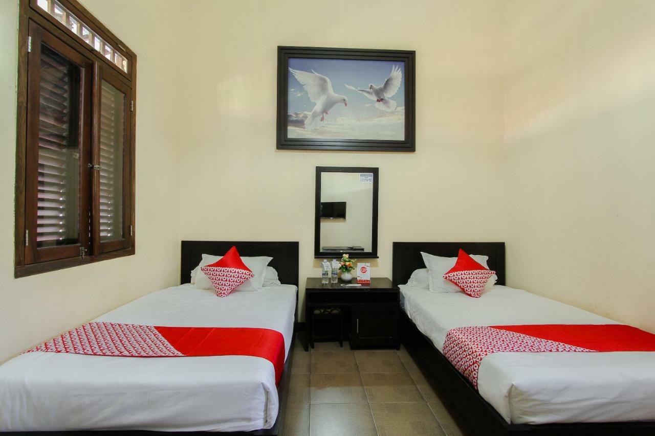 Oyo 1361 Singosari Family Residence บันยูวังงี ภายนอก รูปภาพ