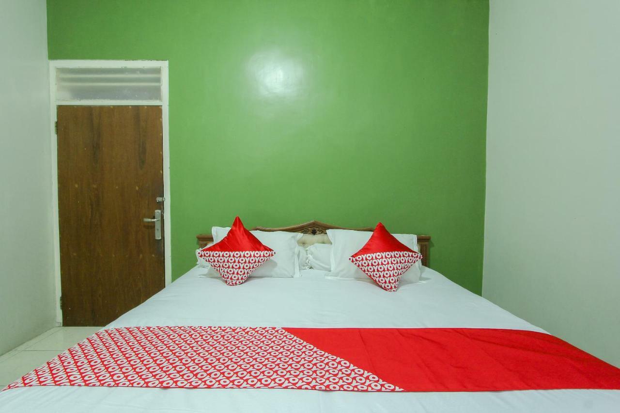 Oyo 1361 Singosari Family Residence บันยูวังงี ภายนอก รูปภาพ