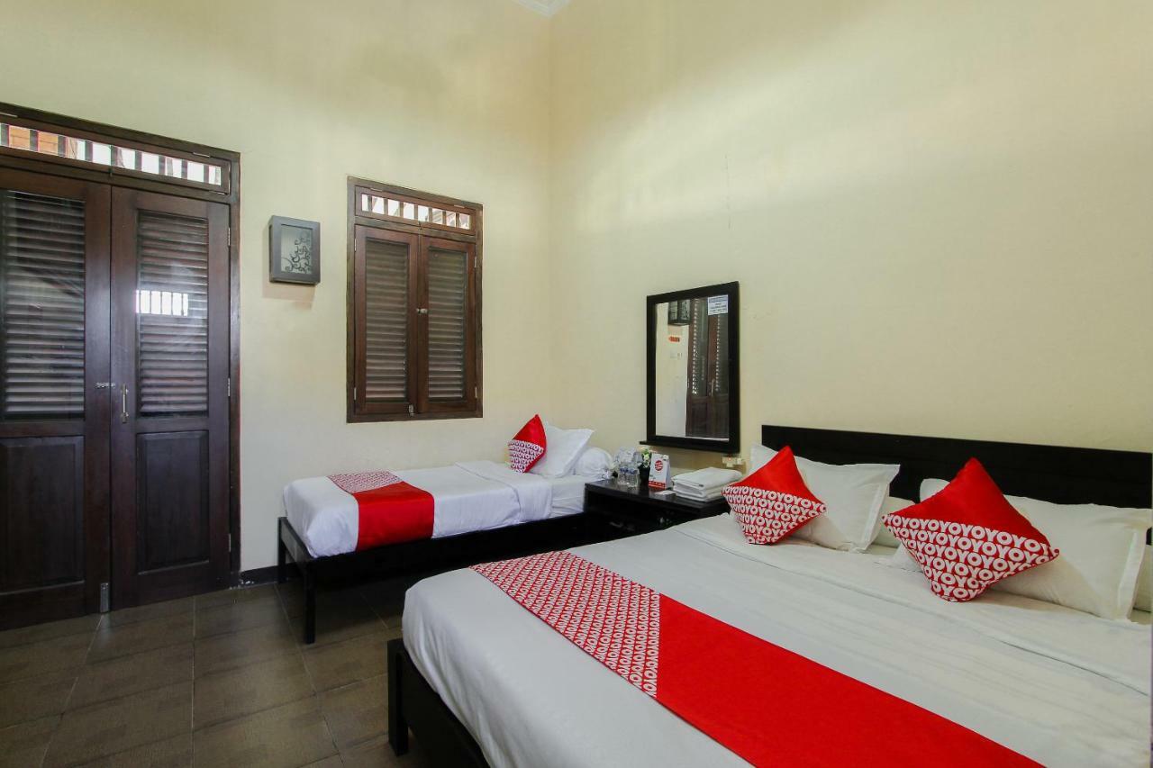 Oyo 1361 Singosari Family Residence บันยูวังงี ภายนอก รูปภาพ