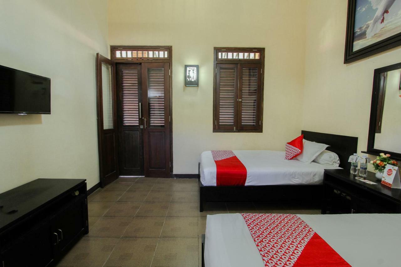 Oyo 1361 Singosari Family Residence บันยูวังงี ภายนอก รูปภาพ