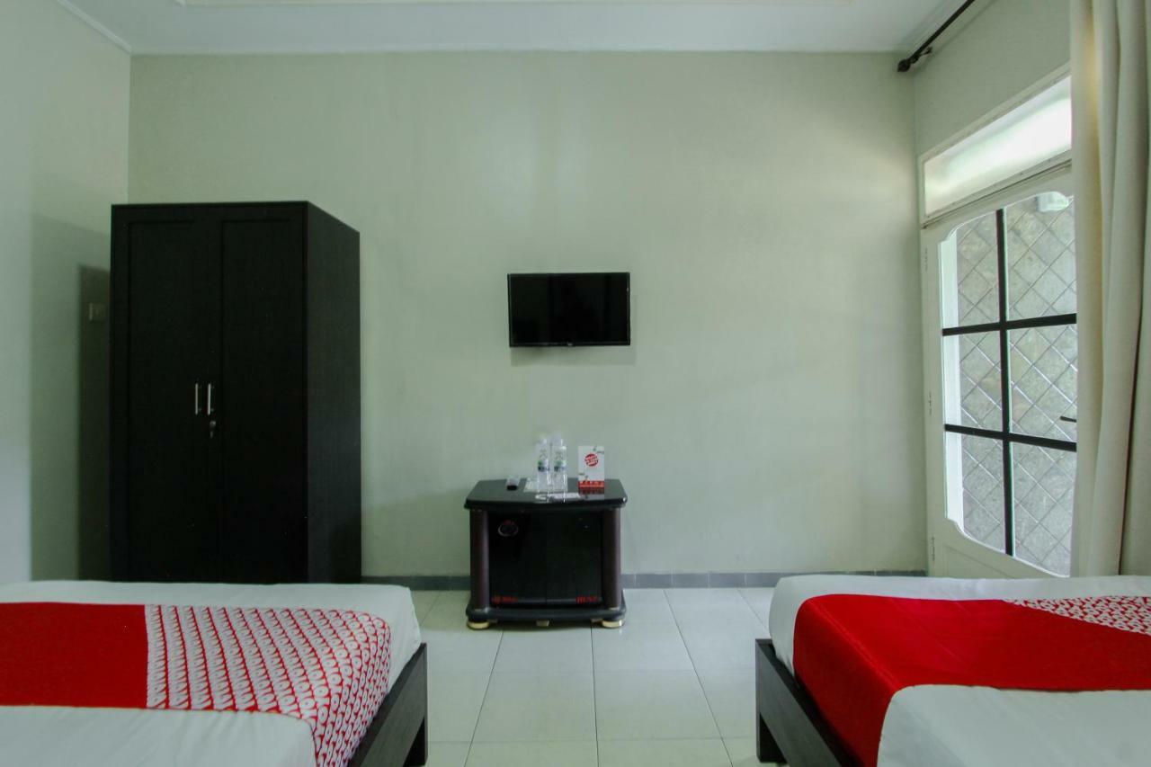 Oyo 1361 Singosari Family Residence บันยูวังงี ภายนอก รูปภาพ