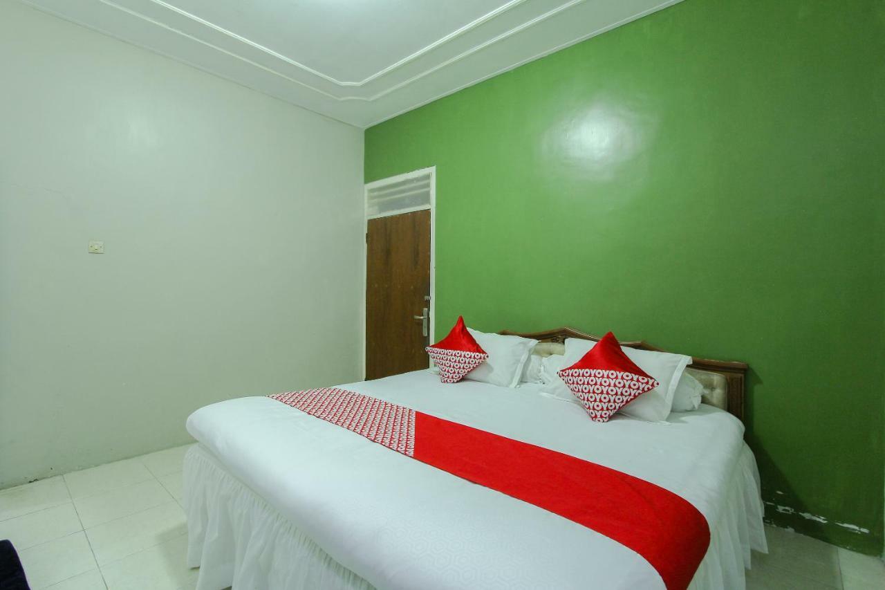 Oyo 1361 Singosari Family Residence บันยูวังงี ภายนอก รูปภาพ