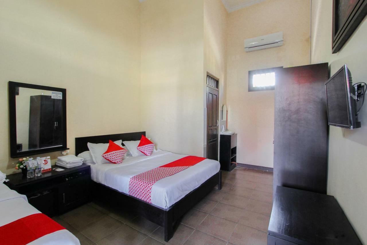 Oyo 1361 Singosari Family Residence บันยูวังงี ภายนอก รูปภาพ