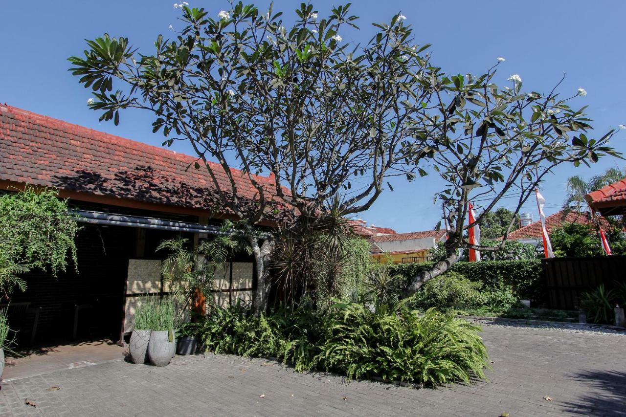 Oyo 1361 Singosari Family Residence บันยูวังงี ภายนอก รูปภาพ