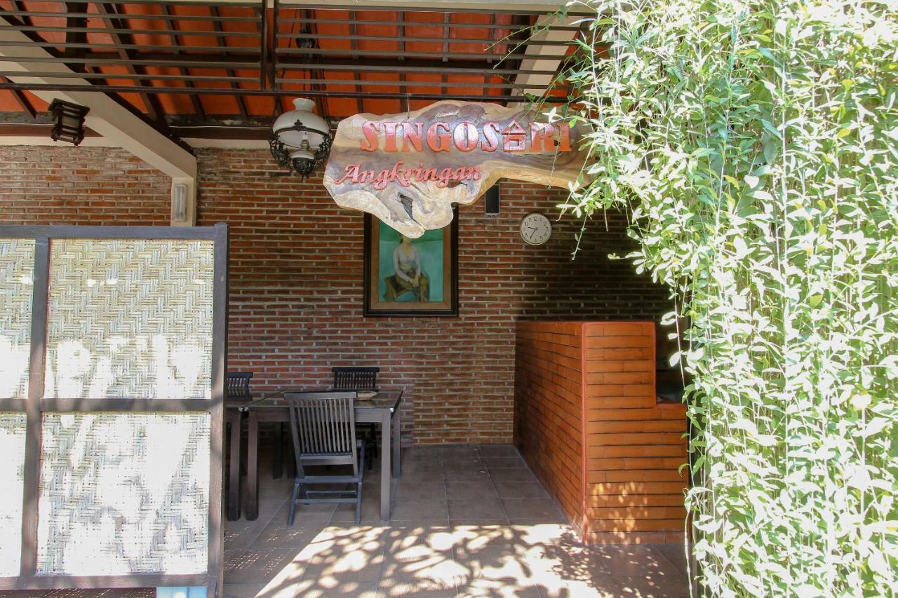 Oyo 1361 Singosari Family Residence บันยูวังงี ภายนอก รูปภาพ